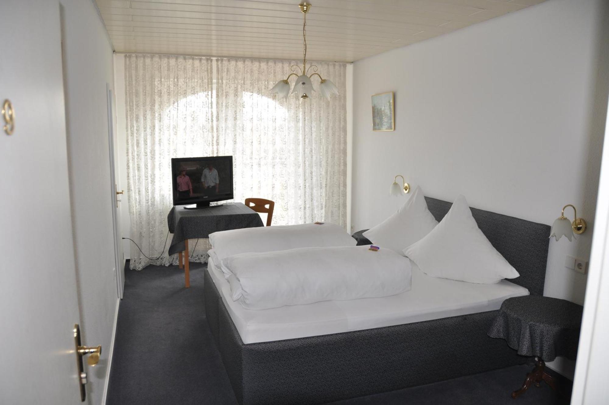 Gästehaus Ullmannshof Kirchheim am Neckar Zimmer foto