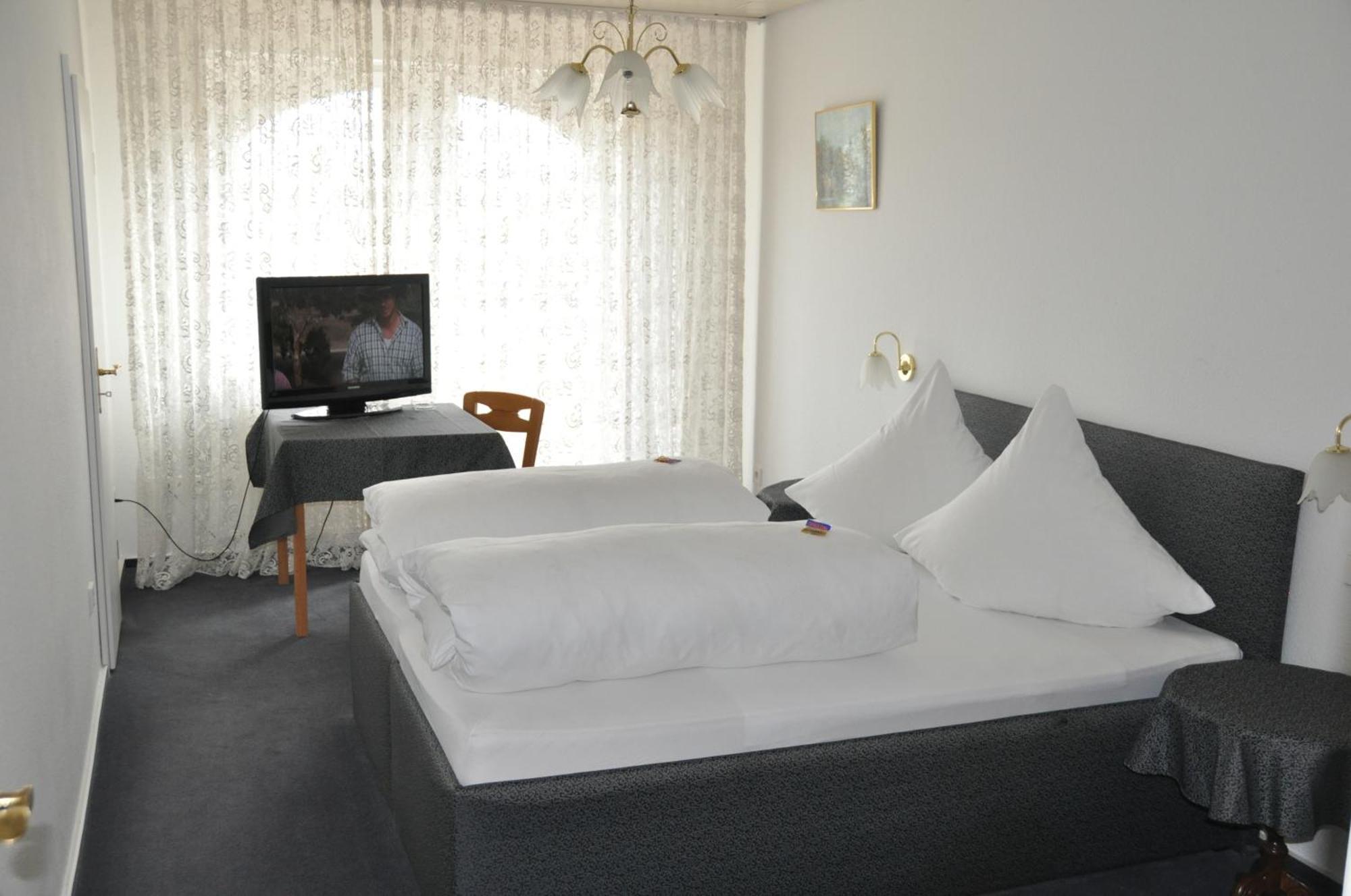 Gästehaus Ullmannshof Kirchheim am Neckar Zimmer foto
