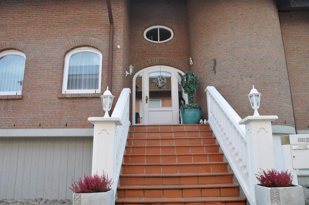 Gästehaus Ullmannshof Kirchheim am Neckar Exterior foto
