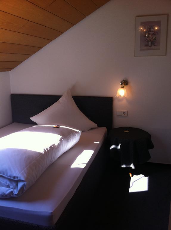 Gästehaus Ullmannshof Kirchheim am Neckar Zimmer foto