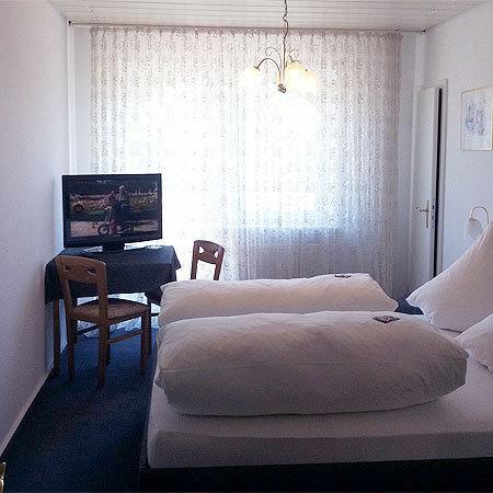 Gästehaus Ullmannshof Kirchheim am Neckar Zimmer foto
